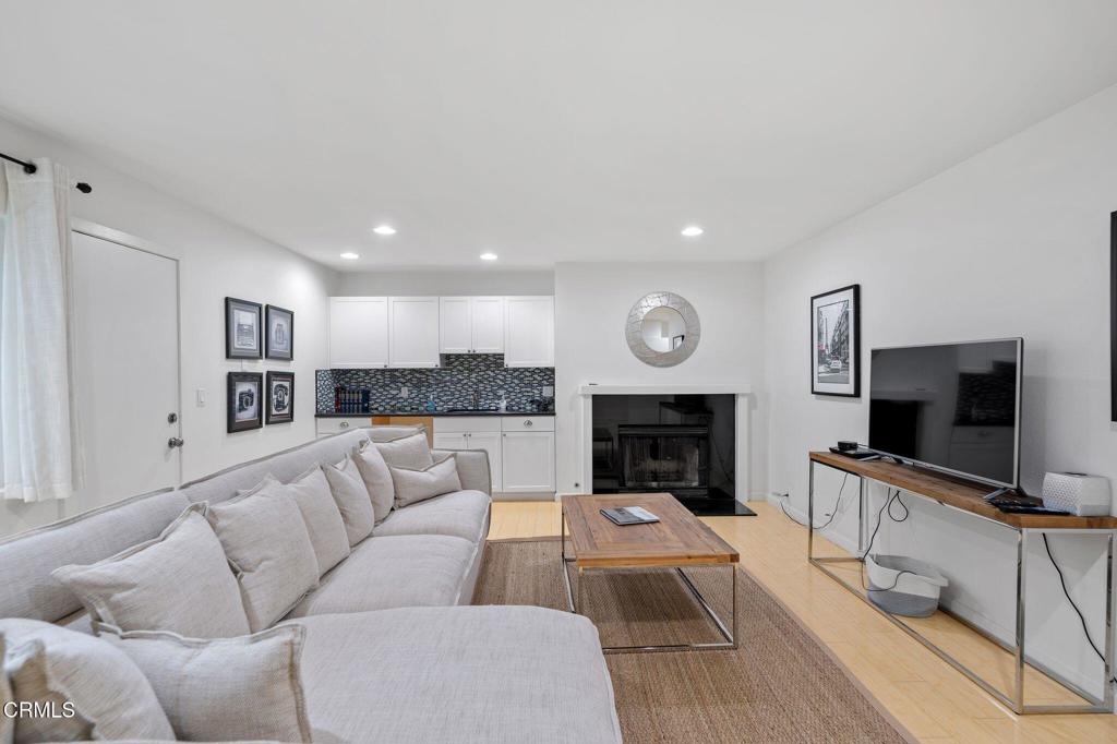 Oxnard, California, 93035, United States, 4 Bedrooms Bedrooms, ,3 BathroomsBathrooms,Residential,Active,2031021