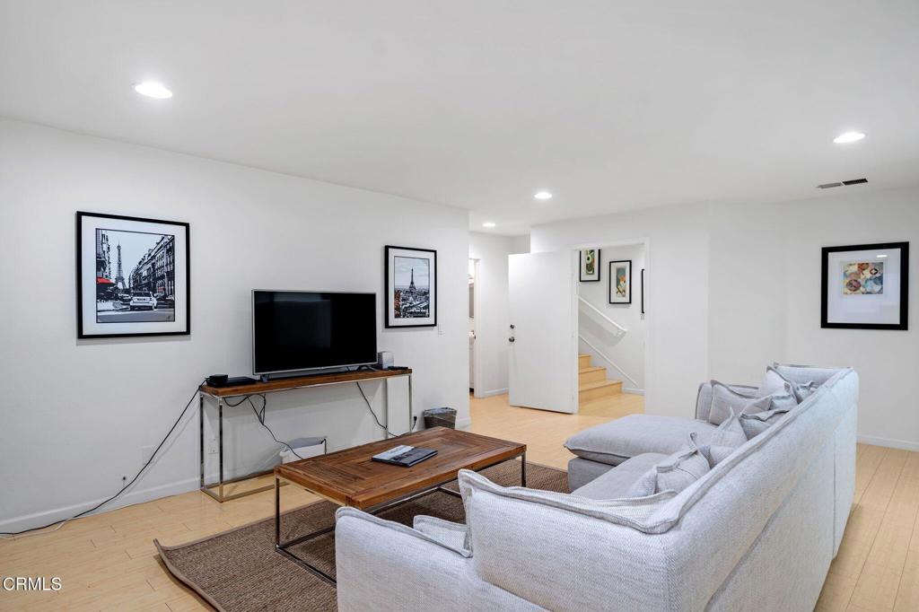 Oxnard, California, 93035, United States, 4 Bedrooms Bedrooms, ,3 BathroomsBathrooms,Residential,Active,2031021