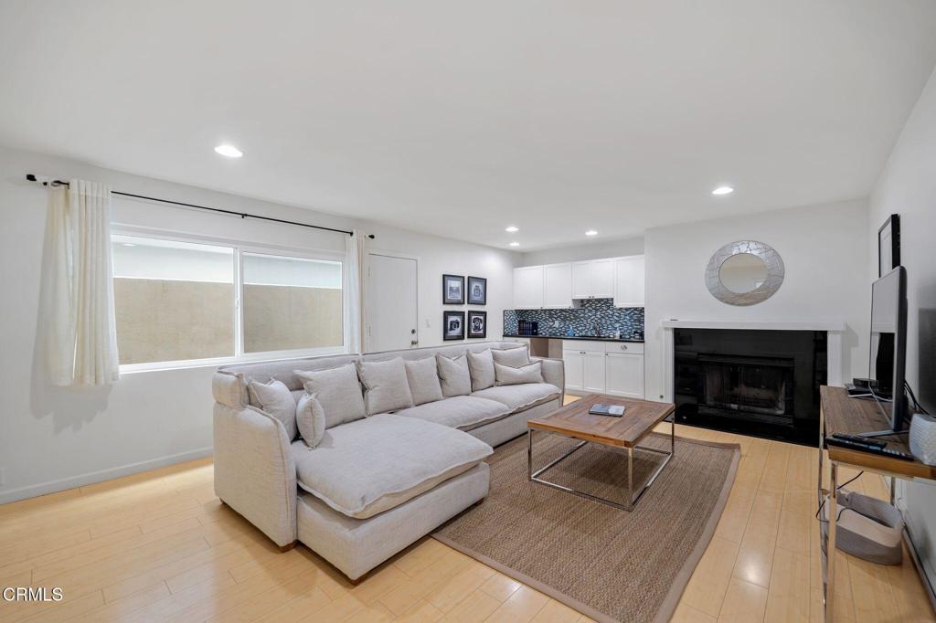 Oxnard, California, 93035, United States, 4 Bedrooms Bedrooms, ,3 BathroomsBathrooms,Residential,Active,2031021