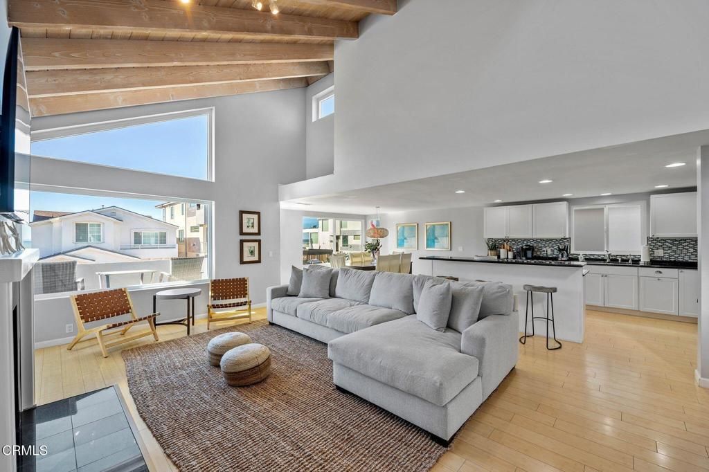 Photo of 3612 Ocean Drive, Oxnard, CA 93035 (MLS # V1-35401)