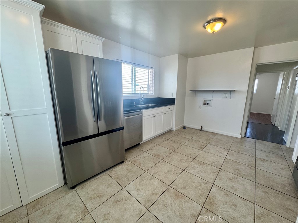 1056 W 25th Street