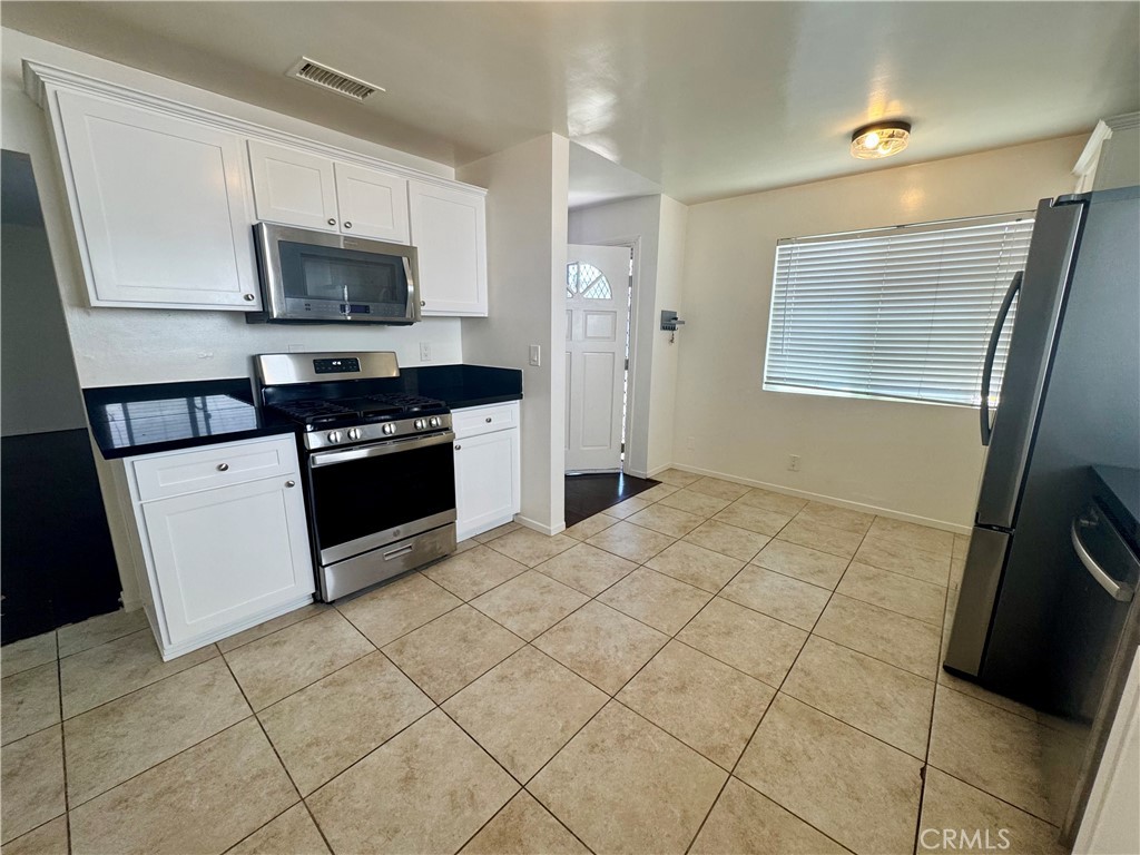 1056 W 25th Street