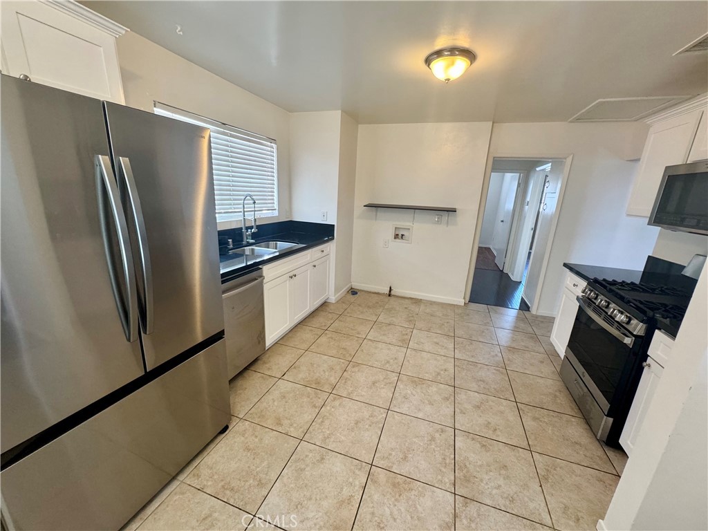 1056 W 25th Street
