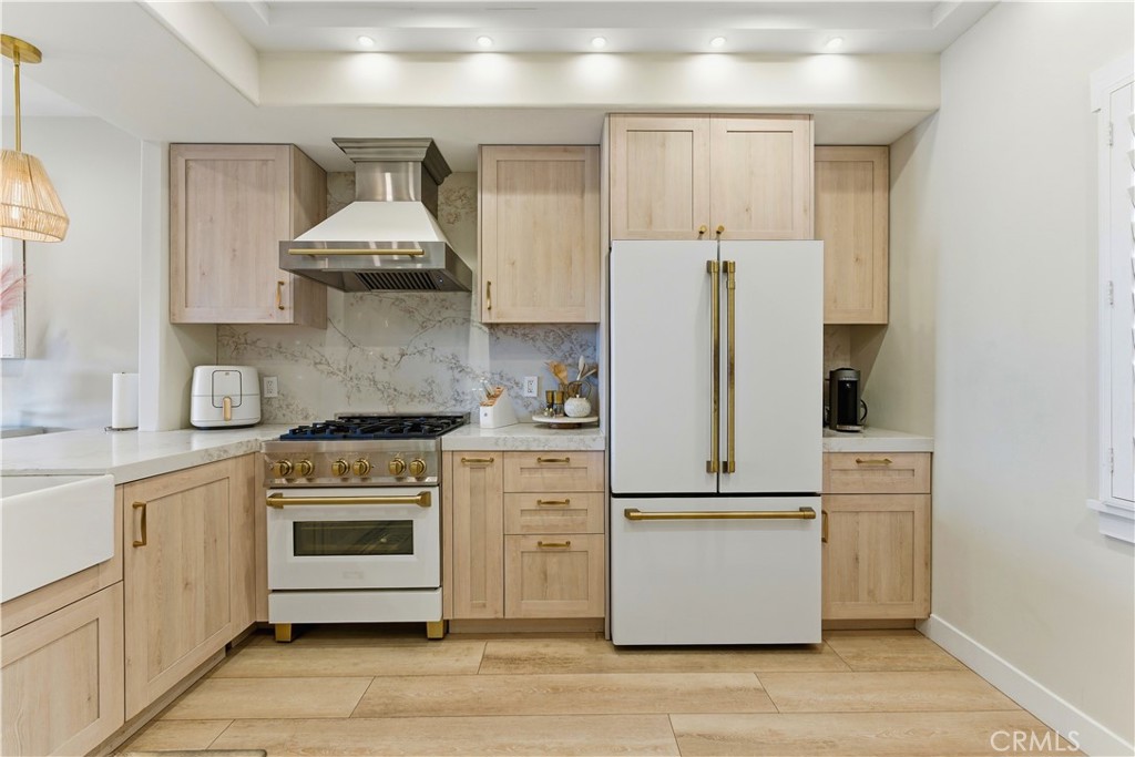 200 Pacific Coast Hwy 418