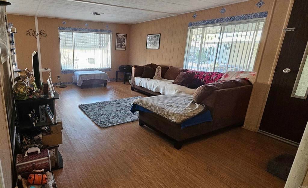 2700 E Valley Parkway 21