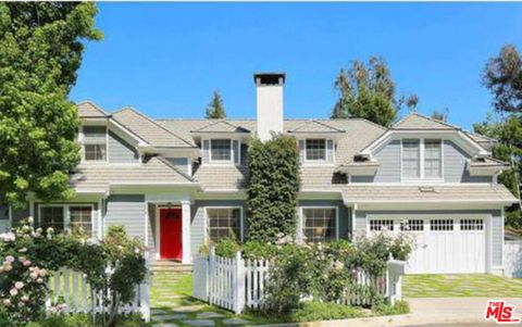 Photo of 334 Oceano Drive, Los Angeles, CA 90049 (MLS # 25621211)