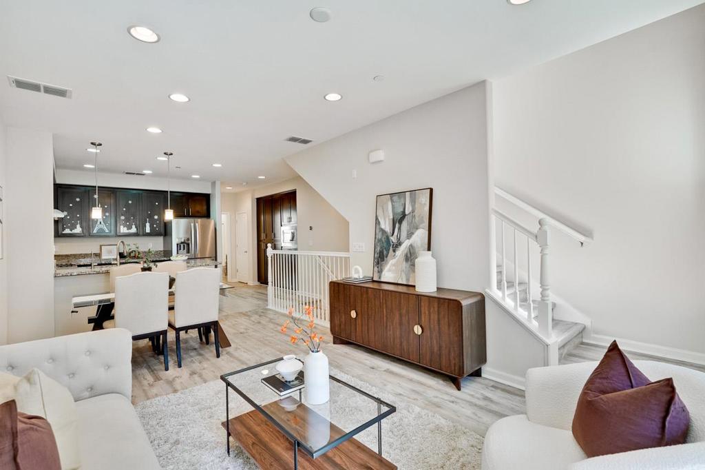 1405 Coyote Creek Way