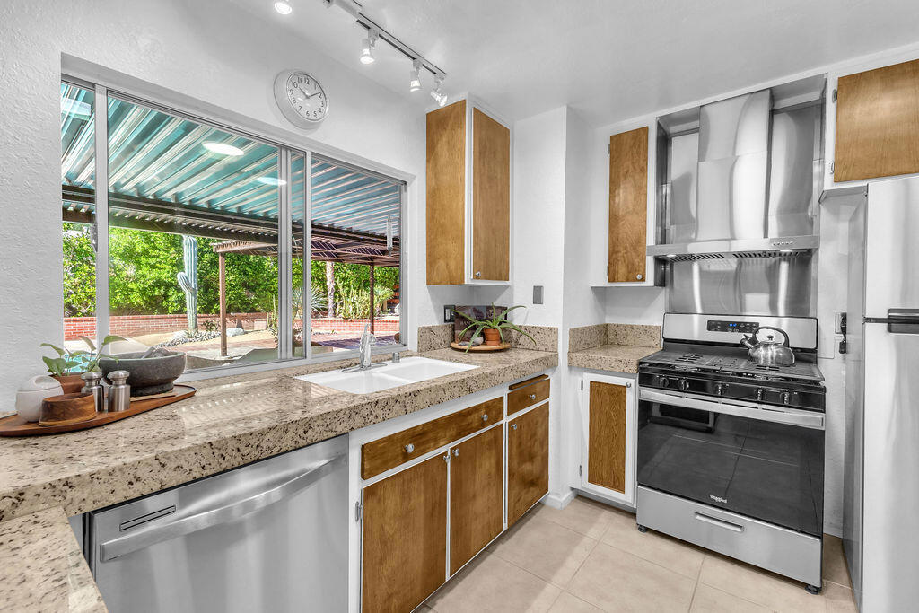 Magnesia Falls Cove - Residential