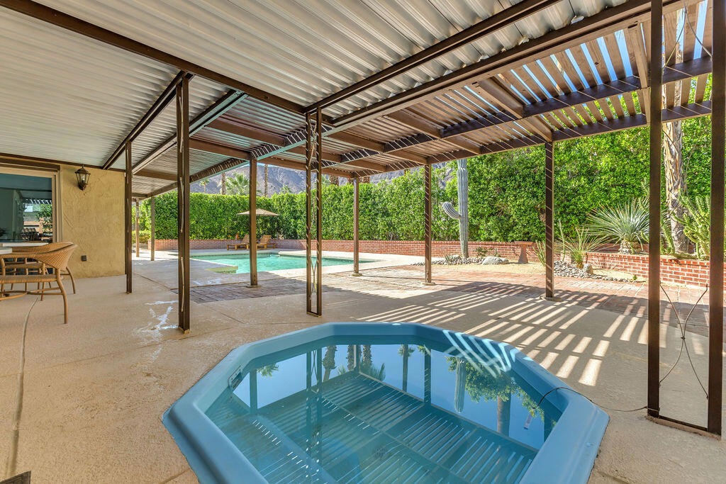 Magnesia Falls Cove - Residential