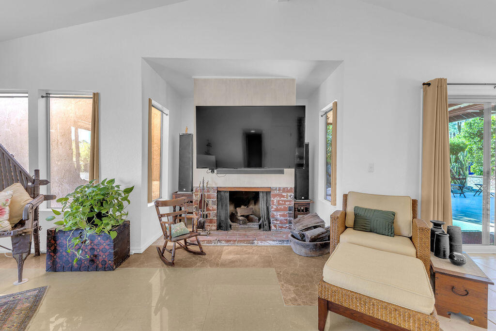 Magnesia Falls Cove - Residential