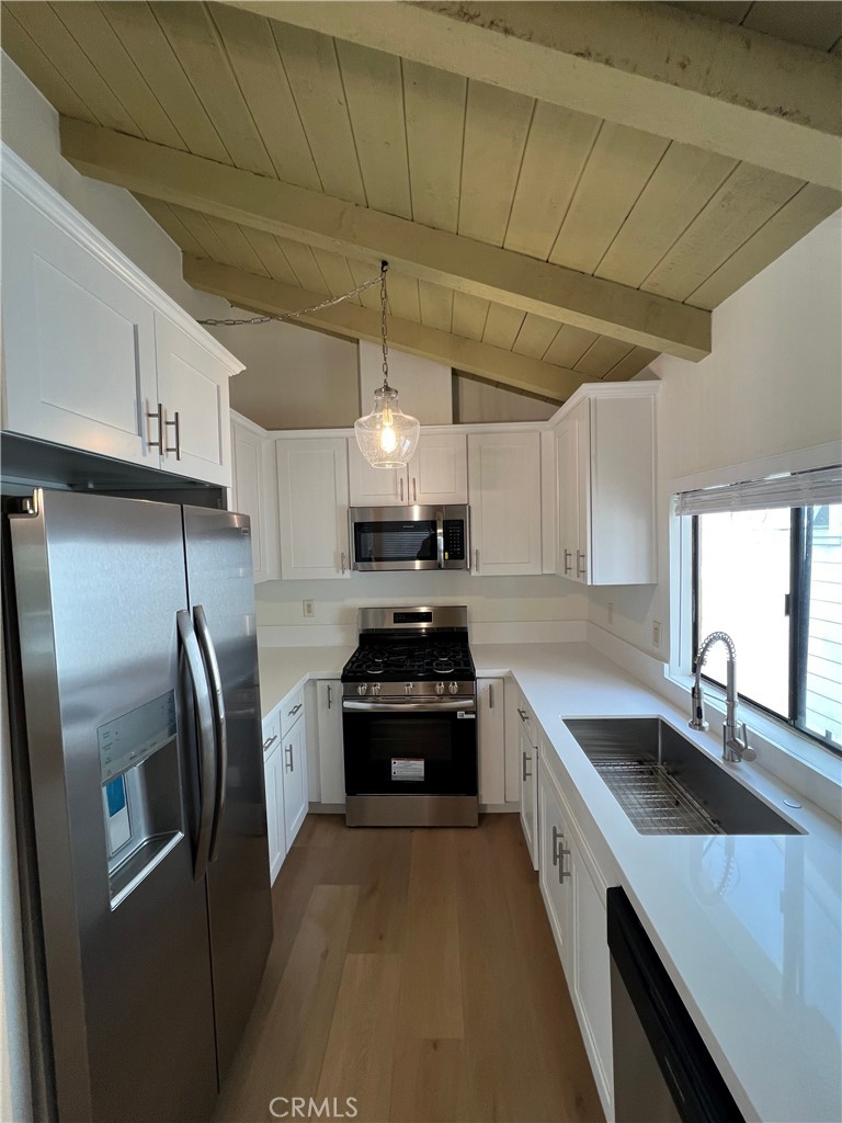 1505 E Balboa Boulevard B