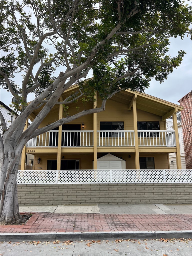 Just steps from the sand, between Balboa Pier and the legendary Wedge surf spot, your ideal coastal lifestyle awaits.
Fully remodeled , 4 bedrooms and 2.5 baths, with a modern kitchen featuring stainless steel appliances. Tastefully updated bathrooms, fresh paint and new flooring throughout. There is a large open living room anchored by a fireplace, highlighted by soaring wood-beamed ceilings. Open-plan layout is light and bright, designed for seamless entertaining.
Expansive front and rear balconies perfect for morning coffee and evening gatherings. Attached
two -car garage offers convenience and beach gear storage.
A short walk to both the ocean and bay, local eateries, shops and the boardwalk.