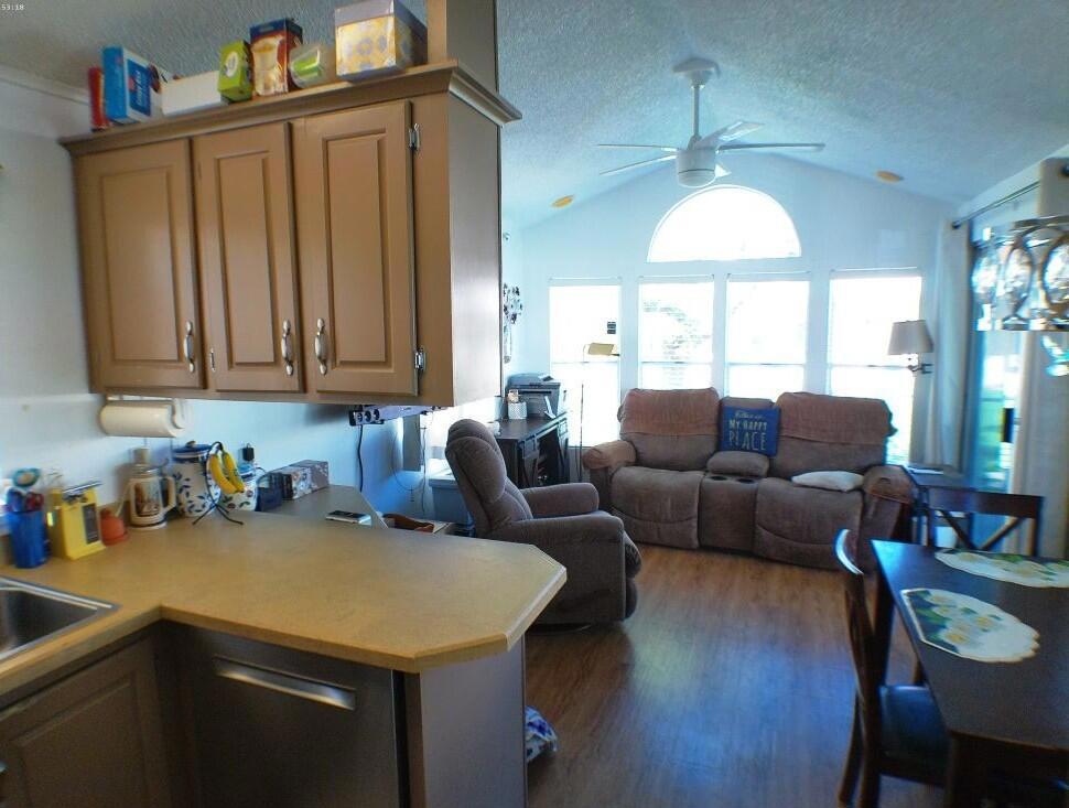 Rancho Casa Blanca - Manufactured In Park