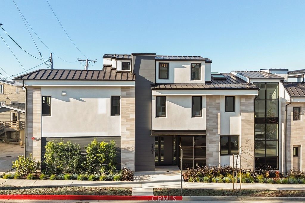 Photo of 2501 Seaview Avenue, Corona Del Mar, CA 92625 (MLS # NP26041180)