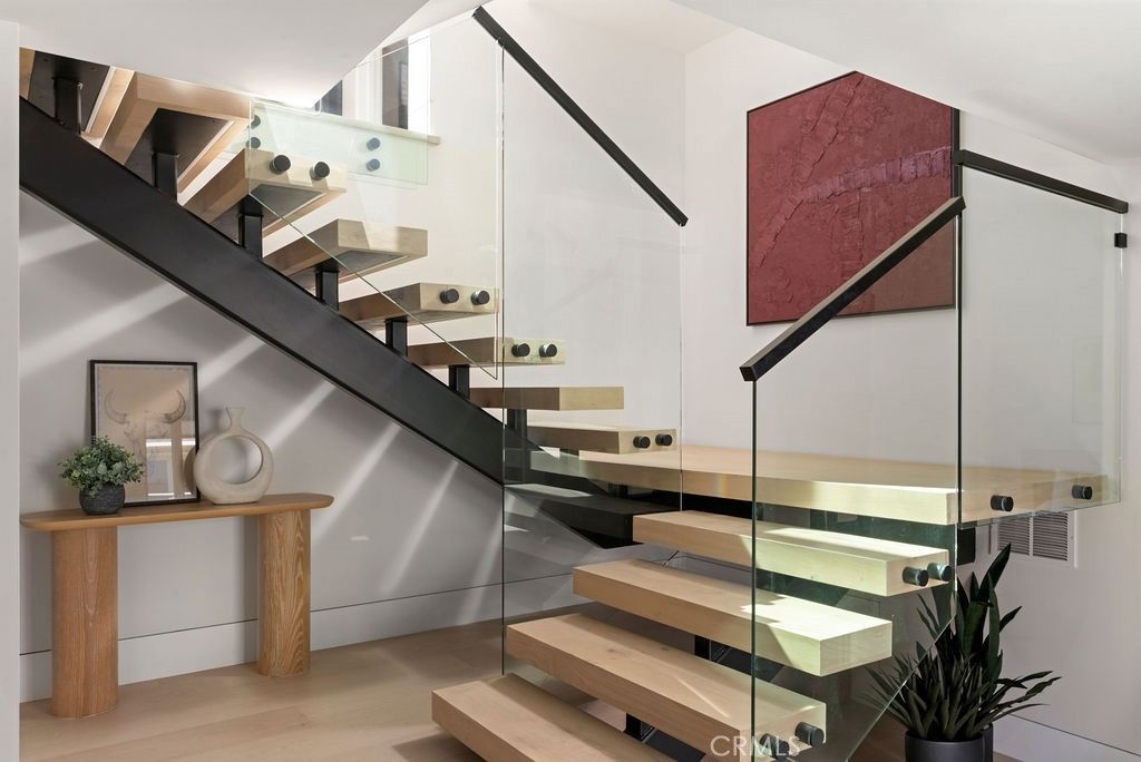 Photo of 2501 Seaview Avenue, Corona Del Mar, CA 92625 (MLS # NP26041180)