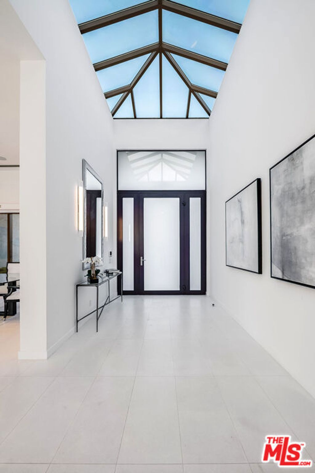 Photo of 16167 Royal Oak Road, Encino, CA 91436 (MLS # 26633921)