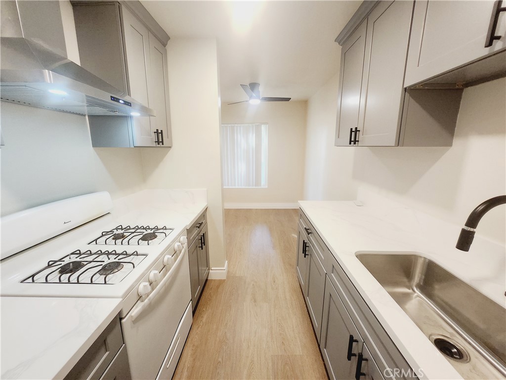 1100 W Porter Avenue 2