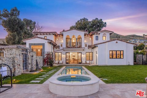 Photo of 29943 Harvester Road, Malibu, CA 90265 (MLS # 25568363) Photo of 29943 Harvester Road, Malibu, CA 90265 (MLS # 25568363)