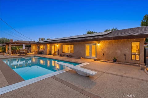 Photo of 44608 Loneoak Avenue, Lancaster, CA 93534 (MLS # SR26183974)