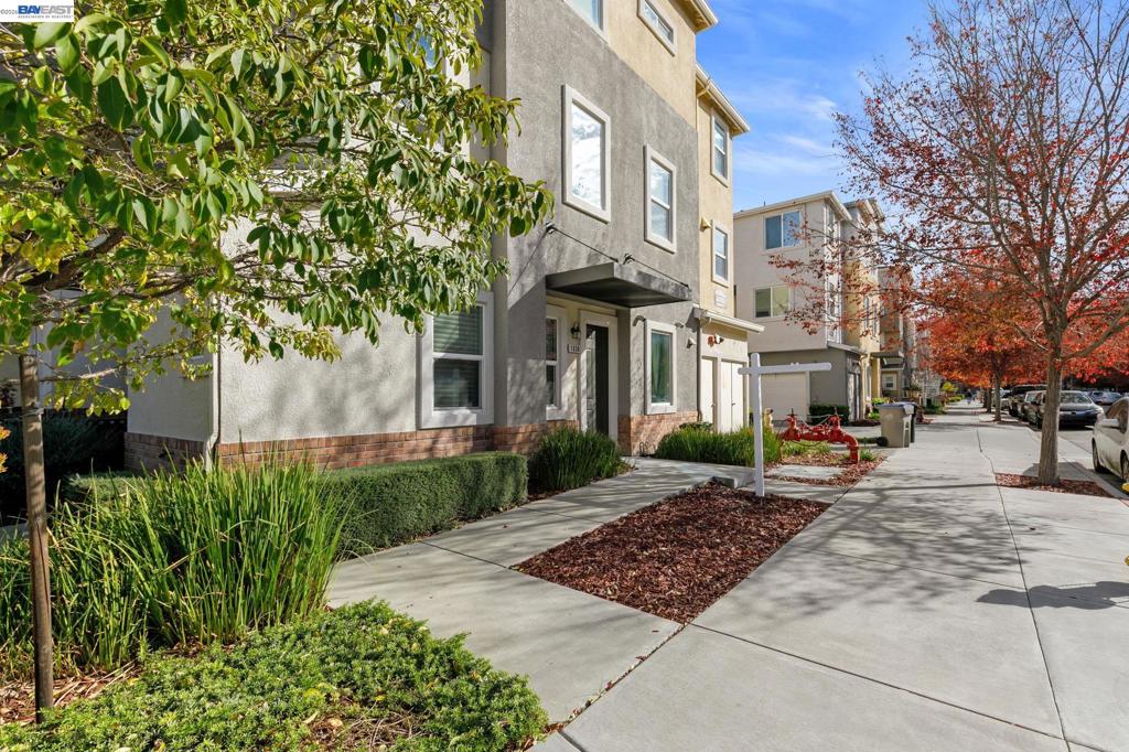 1038 1038 Giacomo Ln