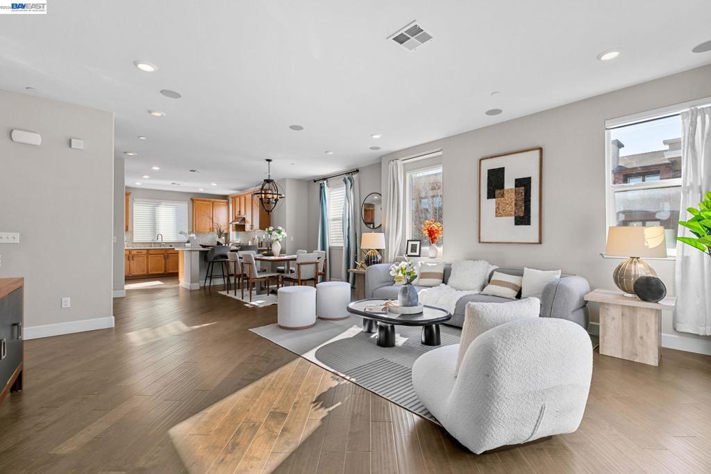 1038 1038 Giacomo Ln