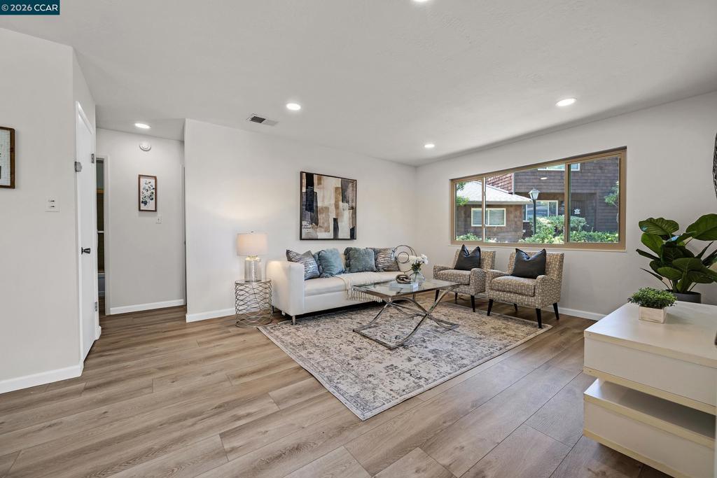 4127 Ravenwood Pl
