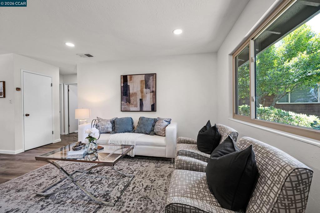 4127 Ravenwood Pl