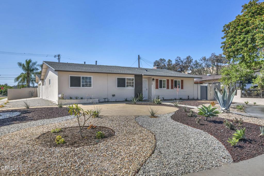 1313 N Crestlane Place