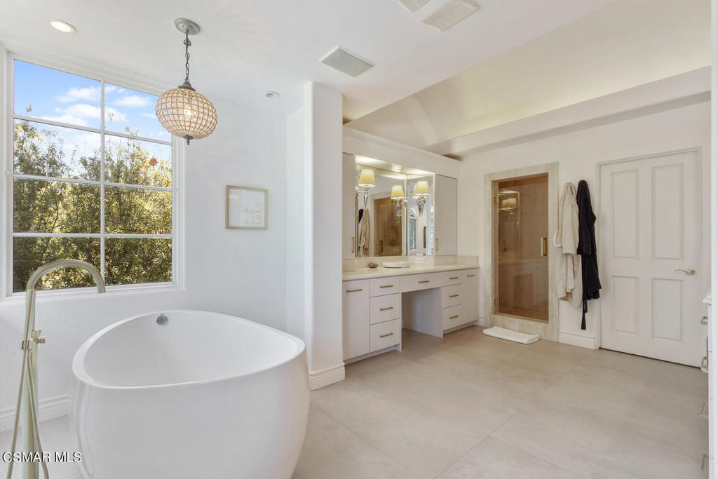 Old Agoura - 850 - 850 - Residential