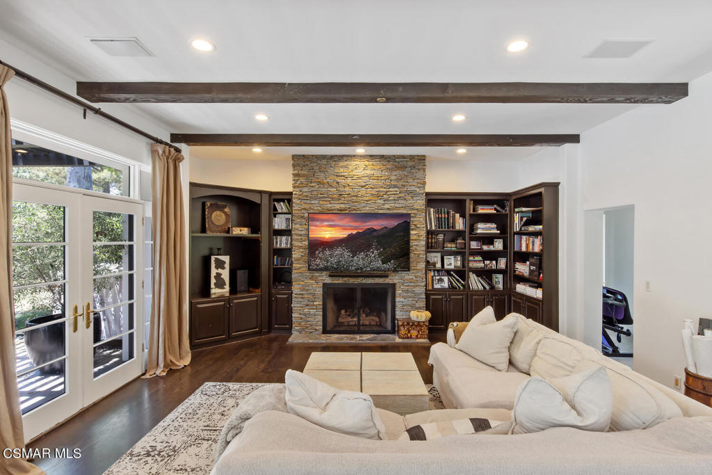 Old Agoura - 850 - 850 - Residential