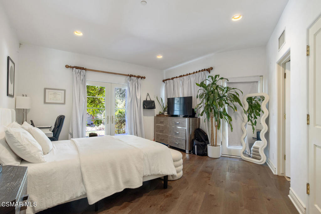 Old Agoura - 850 - 850 - Residential