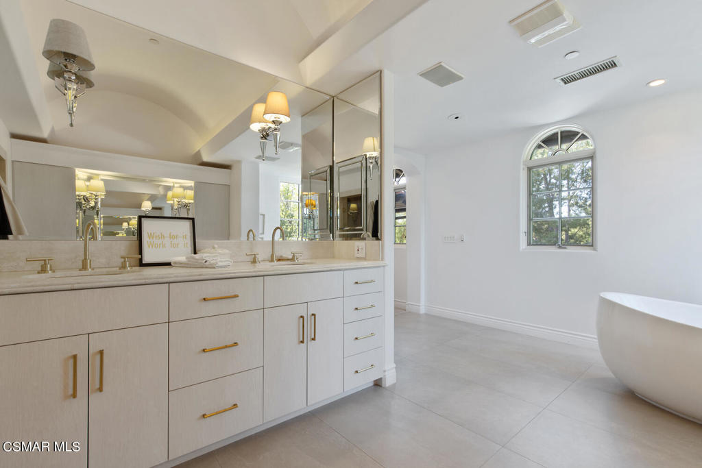 Old Agoura - 850 - 850 - Residential