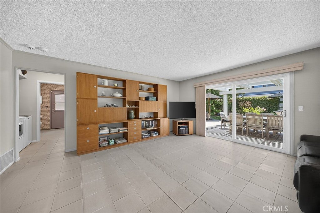 10072 Birchwood, Huntington Beach CA 92646 - Photo 17