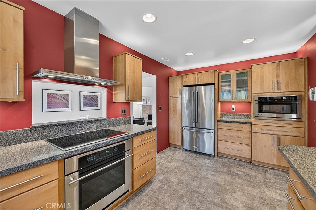 10072 Birchwood, Huntington Beach CA 92646 - Photo 12