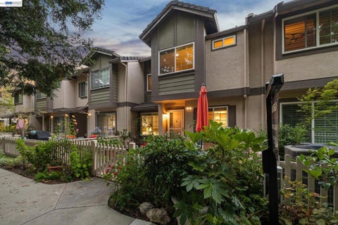 Tiny photo for 7482 Oxford Circle CIR, Dublin, CA 94568 (MLS # 41142207)