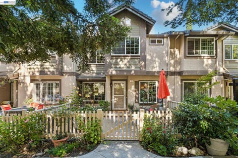 Tiny photo for 7482 Oxford Circle CIR, Dublin, CA 94568 (MLS # 41142207)