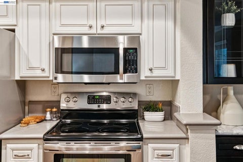 Tiny photo for 7482 Oxford Circle CIR, Dublin, CA 94568 (MLS # 41142207)