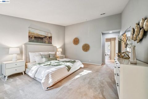 Tiny photo for 7482 Oxford Circle CIR, Dublin, CA 94568 (MLS # 41142207)