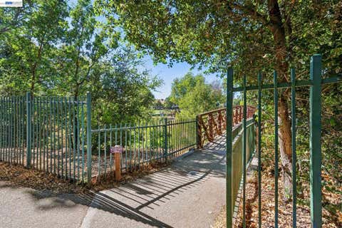 Tiny photo for 7482 Oxford Circle CIR, Dublin, CA 94568 (MLS # 41142207)