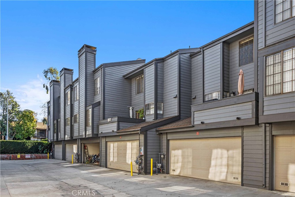 Properties 3 5707 Topanga Canyon Boulevard 5