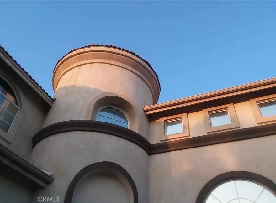 BEAUTIFUL CUSTOM BUILT SPACIOUS HOME. SITUATES IN A QUIET CUL-DE-SAC. CLOSE TO ALL SCHOOLS INCLUDING COLLEGE AND UNIVERSITY OF REDLANDS, IT HAS 5 BEDROOMS, 3 1/2 BATHROOMS 3-CAR GARAGE WITH 2 REMOTE OPENERS, ONE BEDROOM AND ITS OWN FULL BATH DOWNSTAIRS. MANY OUTSTANDING FEATURES, FORMAL DINING ROOM, LIVING ROOM, 2-STORY VAULTED CEILING, SEPARATE FAMILY ROOM WITH COZY FIREPLACE, BUTLER PANTRY, DOWNSTAIRS LAUNDRY ROOM WITH A UTILITY SINK, GOURMET KITCHEN WITH WALK-IN PANTRY, SPACIOUS BEDROOMS, MASTER BEDROOM AND WALK-IN CLOSET, WOOD AND TILE FLOORS, PLANTATION SHUTTERS, CEILING FANS, TINTED DOUBLE PANE WINDOWS, FRENCH DOOR TO A COVERED PATIO AND FAMILY SIZE POOL & SPA ON A HUGE 1/3 AC+ LOT, LARGE BACKYARD COMPLETELY FENCED AND MUCH MORE FOR THE DISCRIMINATE. HURRY AND COME TO ENJOY THIS CASTLE HOME, CHILL IN THE POOL, ENJOY SUMMER BBQ WITH YOUR LOVING FAMILY AND FRIENDS. SEE YOU SOON!  RENT EXCLUDES ALL UTILITIES, WATER, SEWAGE, TRASH, PEST & VECTOR CONTROLS, MAINTENANCE, FIRST $250 REPAIRS, POOL & GARDEN SERVICES, HOA