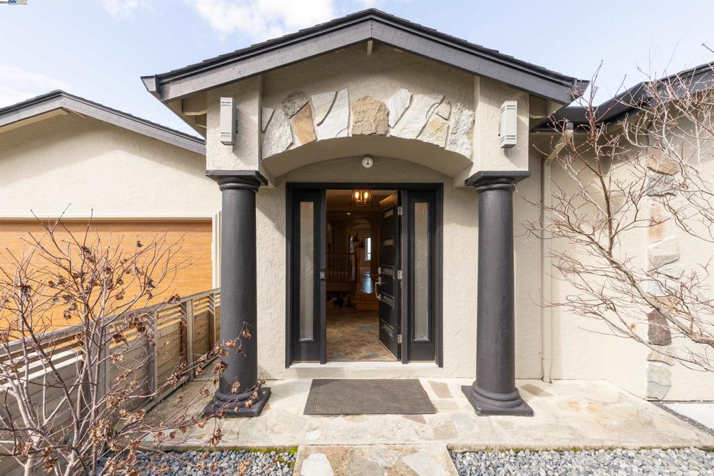 674 Corona Dr