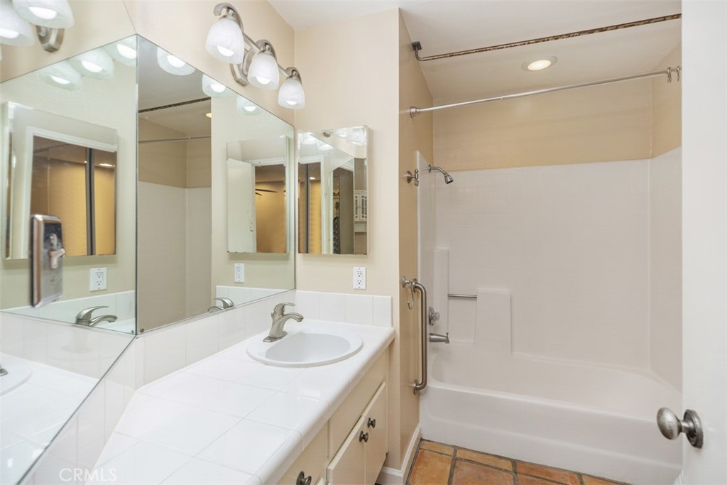 Vista Pacifica (VP) - Residential