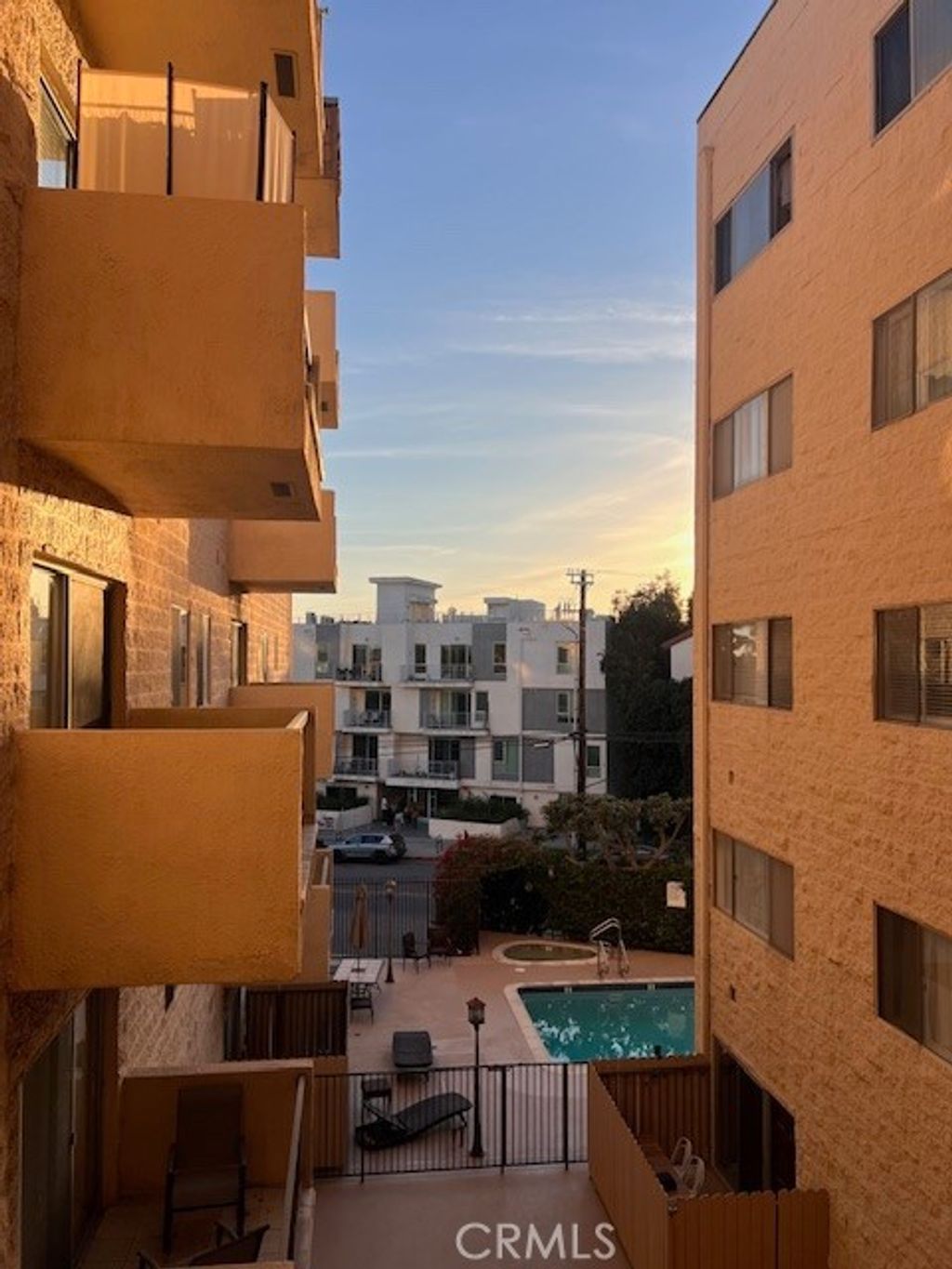 Photo of 622 S Barrington Ave #302, Los Angeles, CA 90049 (MLS # PW26030368)