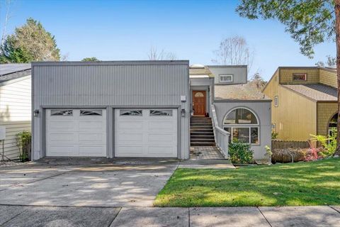 Photo of 334 Lee Street Street, Santa Cruz, CA 95060 (MLS # ML82035193)