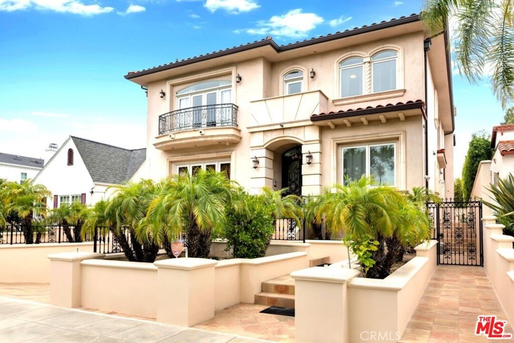 Properties 1 10517 Blythe Avenue