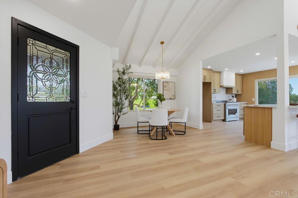 17604 Camino Ancho