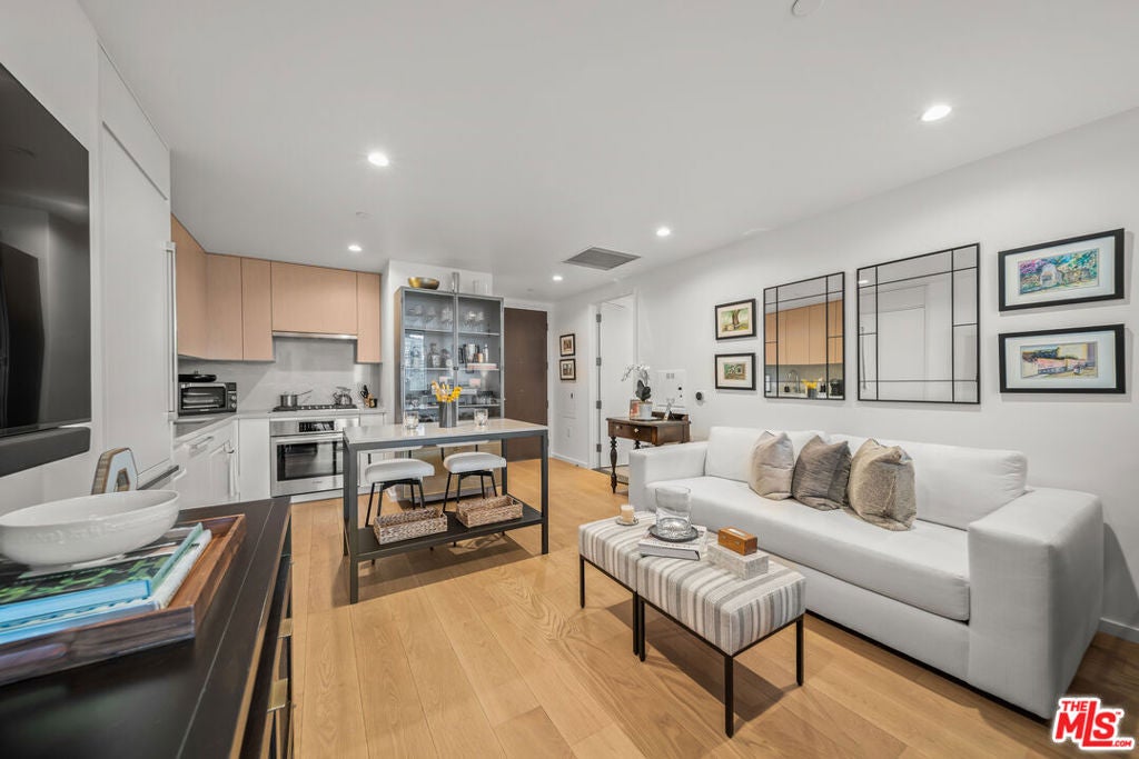 877 Francisco Street #1715