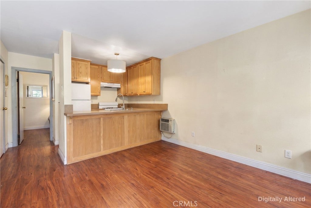 1062 Raymond
