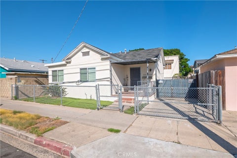 Photo of 1316 S Grand Ave, San Pedro, CA 90731 (MLS # DW26210199)